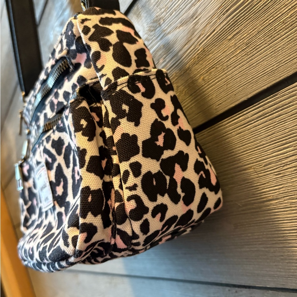 Aeropostale Leopard Print Crossbody Bag - Picture 7 of 11
